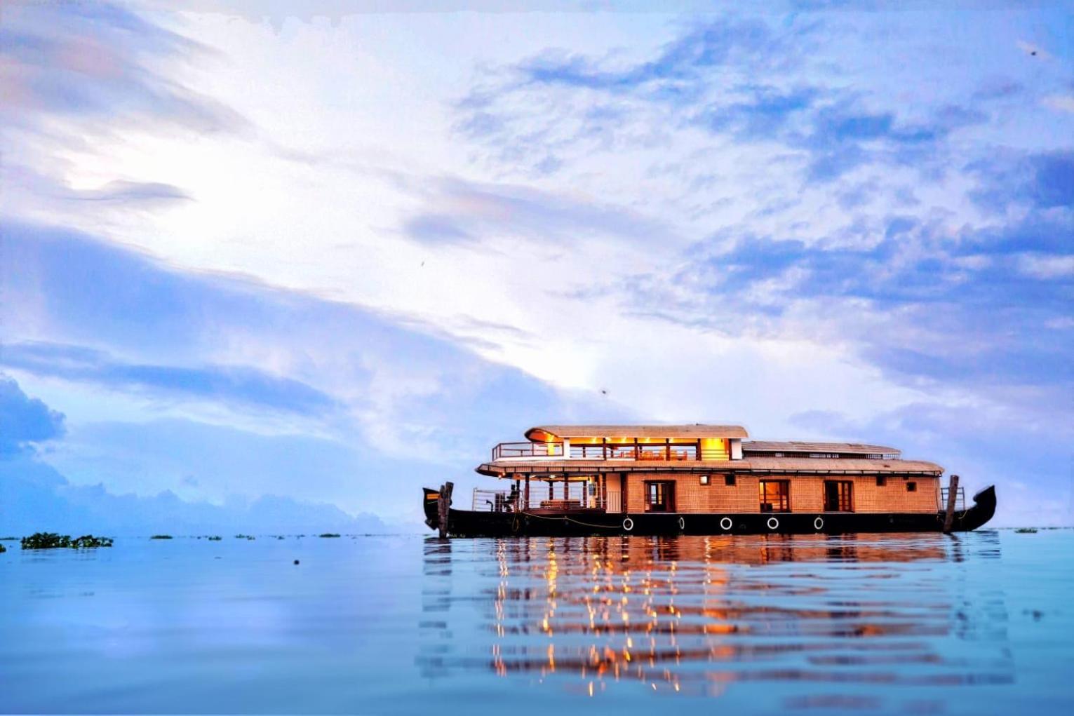 Indraprasthamlakecruise Alappuzha Exterior foto